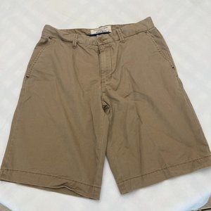 Old Navy Khaki Shorts Waist 32 X 21 Length in Excellent Condition